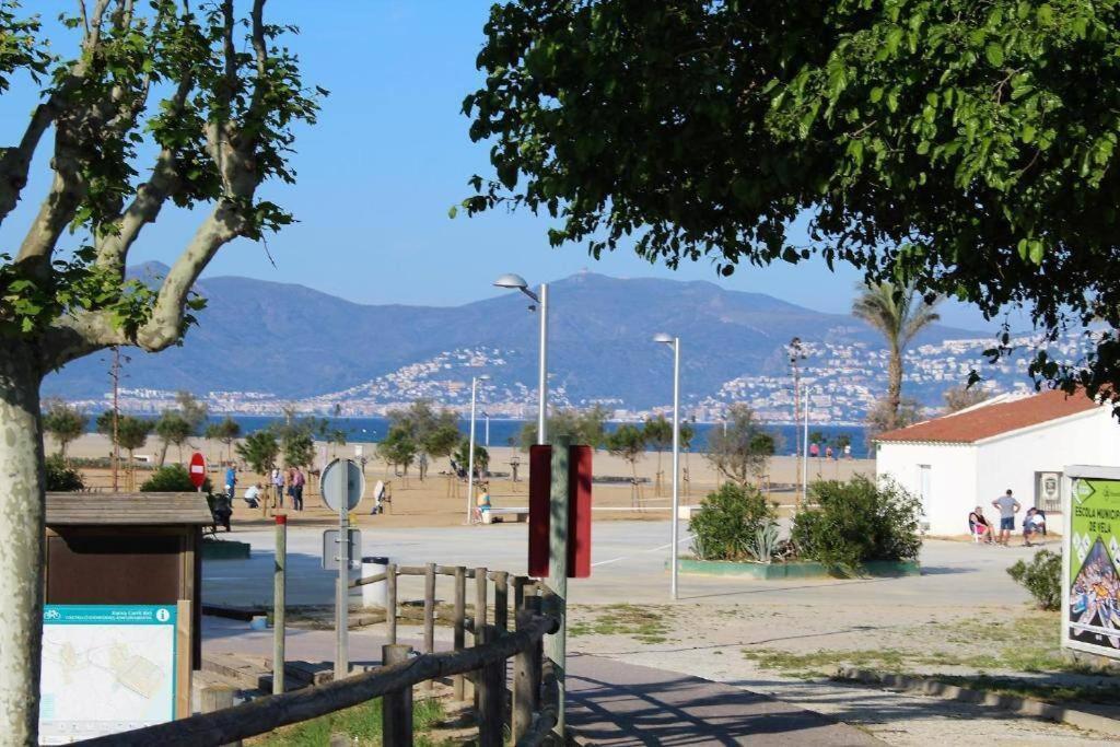 Casa vacanze A16-casa Con Barbacoa En La Playa Empuriabrava